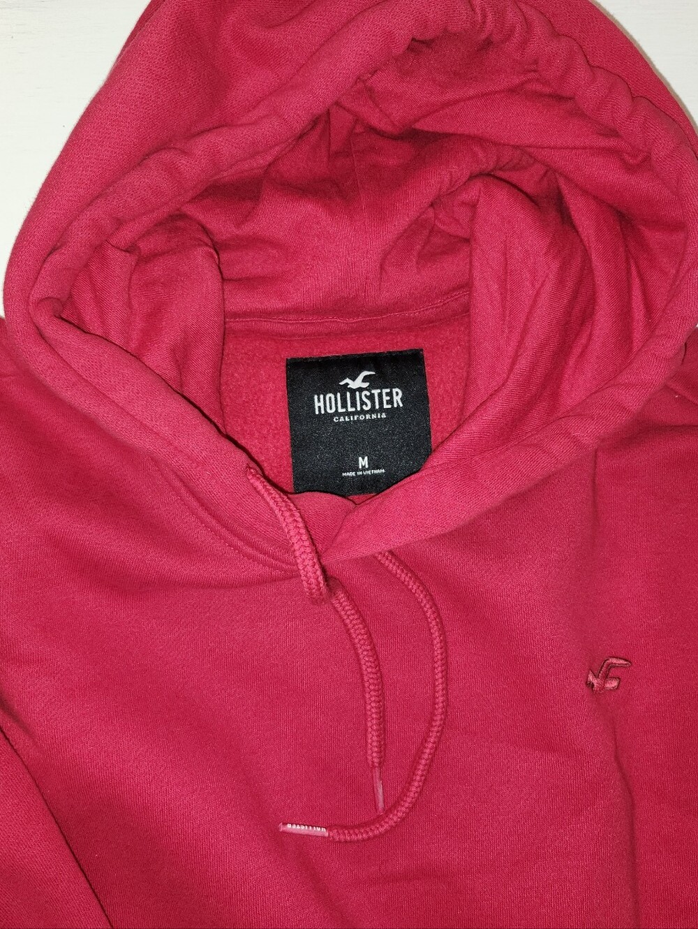 Hollister Men's Bright Red Pullover Hoodie Size M